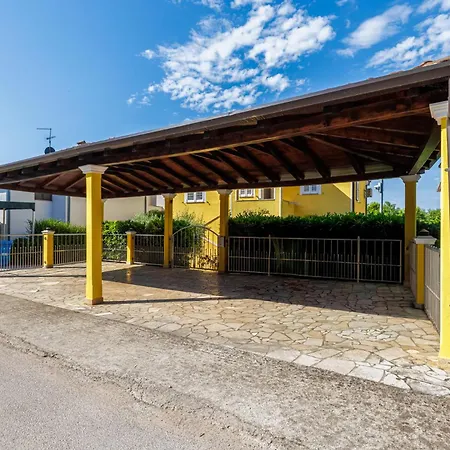 Apartmán Zely With Outdoor Pool Poreč
