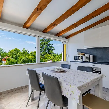 Zely With Outdoor Pool Apartamento *